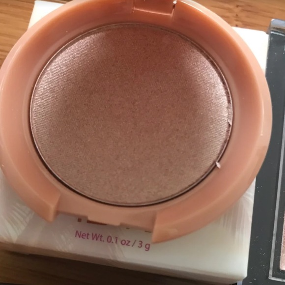 Highlighters Makeup - Picture 4 of 5